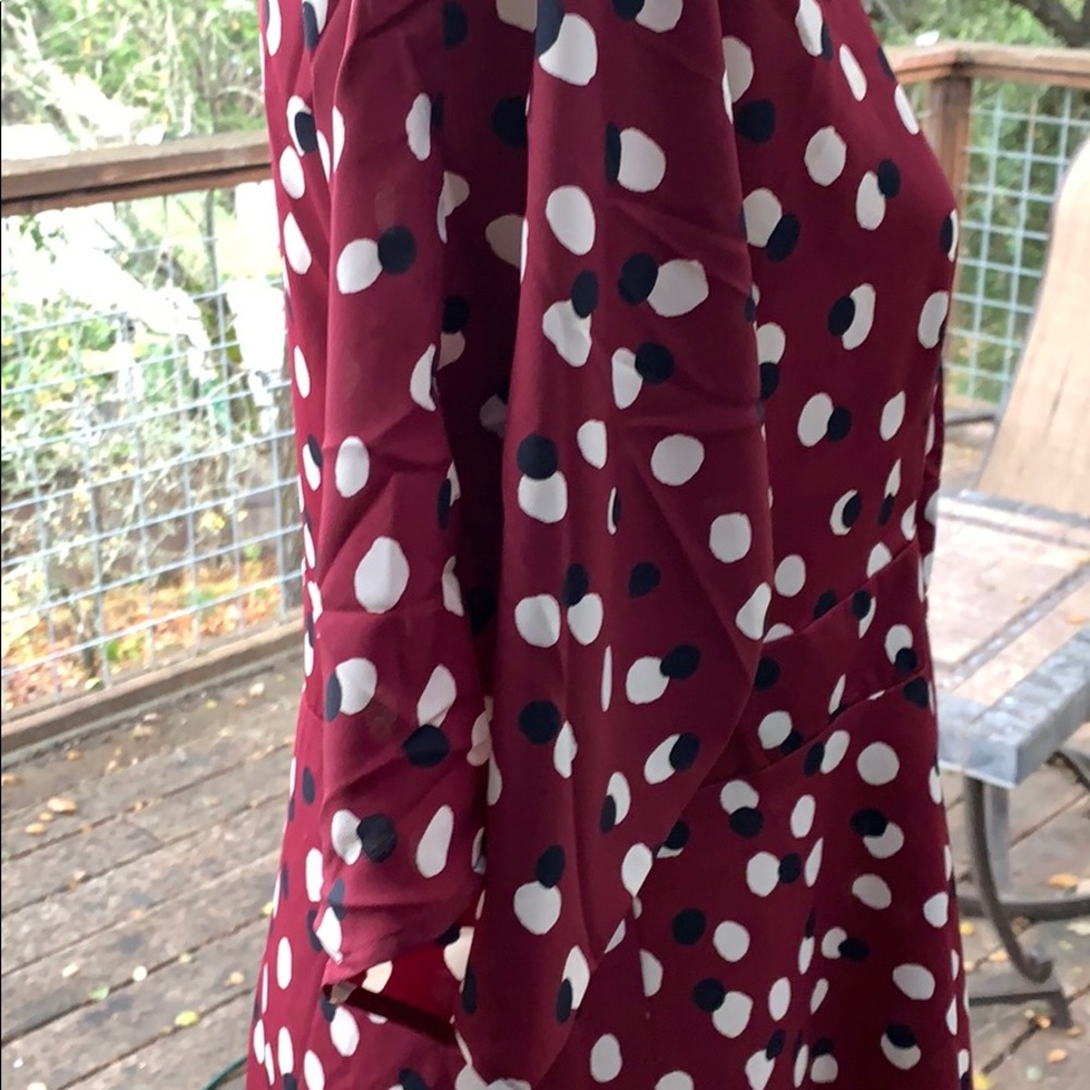 Beautiful Burgundy dress with white and black dots - Picture 3 of 14